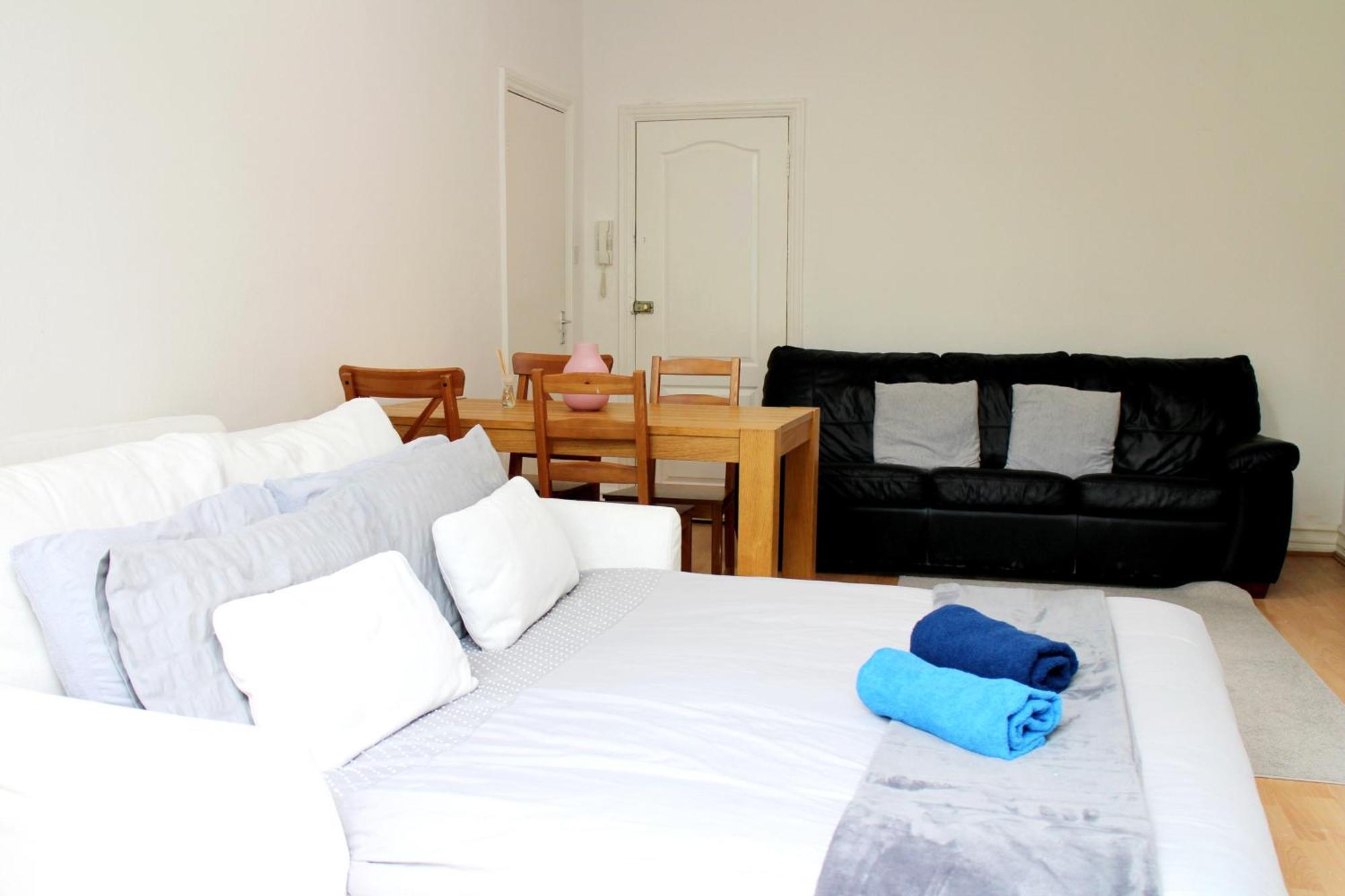 Large Garden Apartment On Golders Green High Road Londen Buitenkant foto